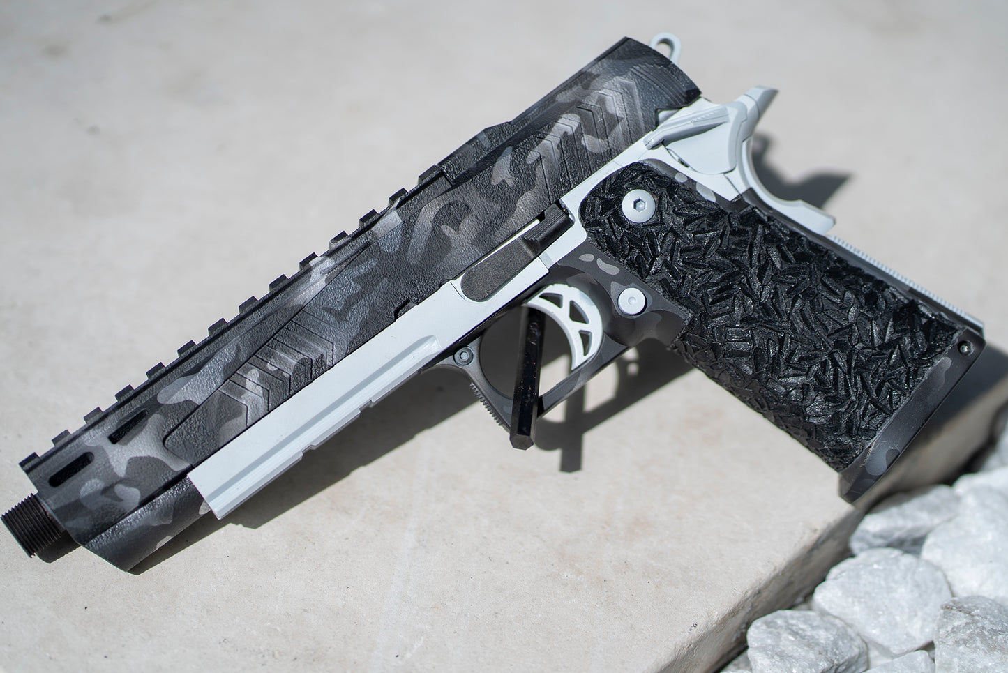 Multicam White